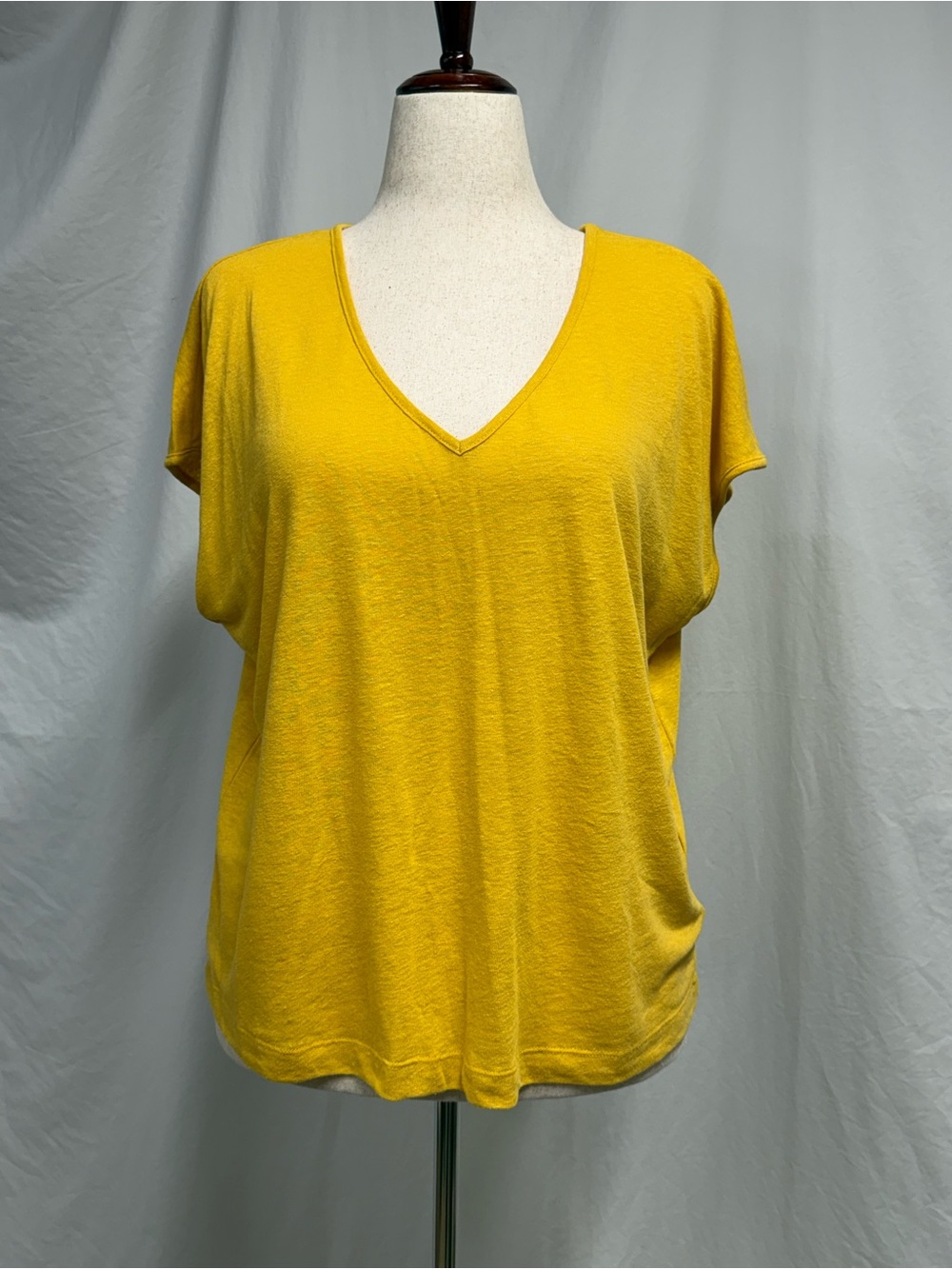 Banana Republic Factory Bright Yellow V-Neck Short Sleeve Tee